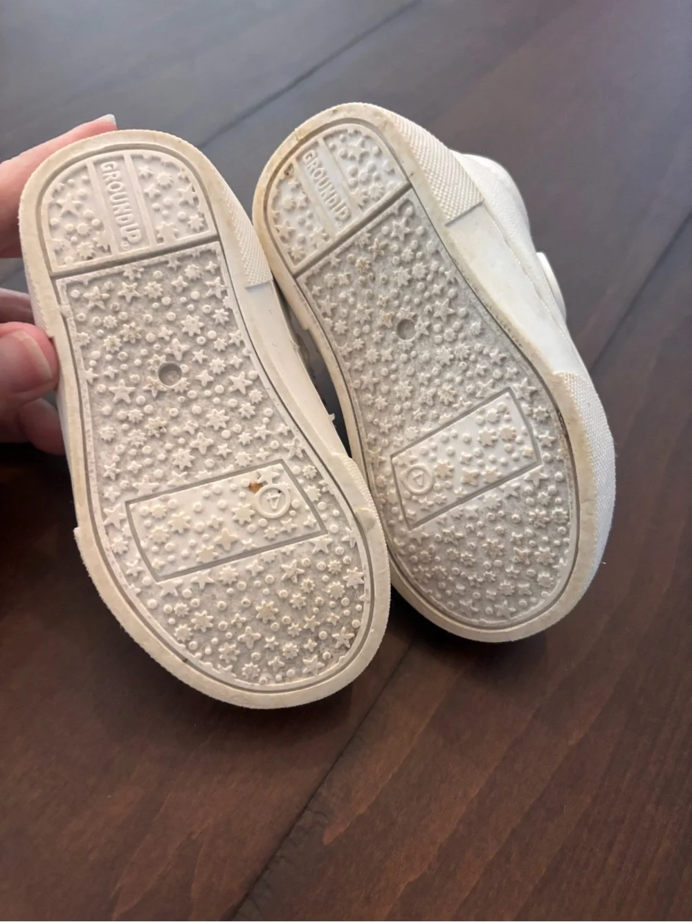 Disney Baby White and Pink Winnie-The-Pooh Velcro Sneakers size 4